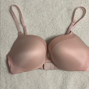 Victoria Secret push up bra. 32 D